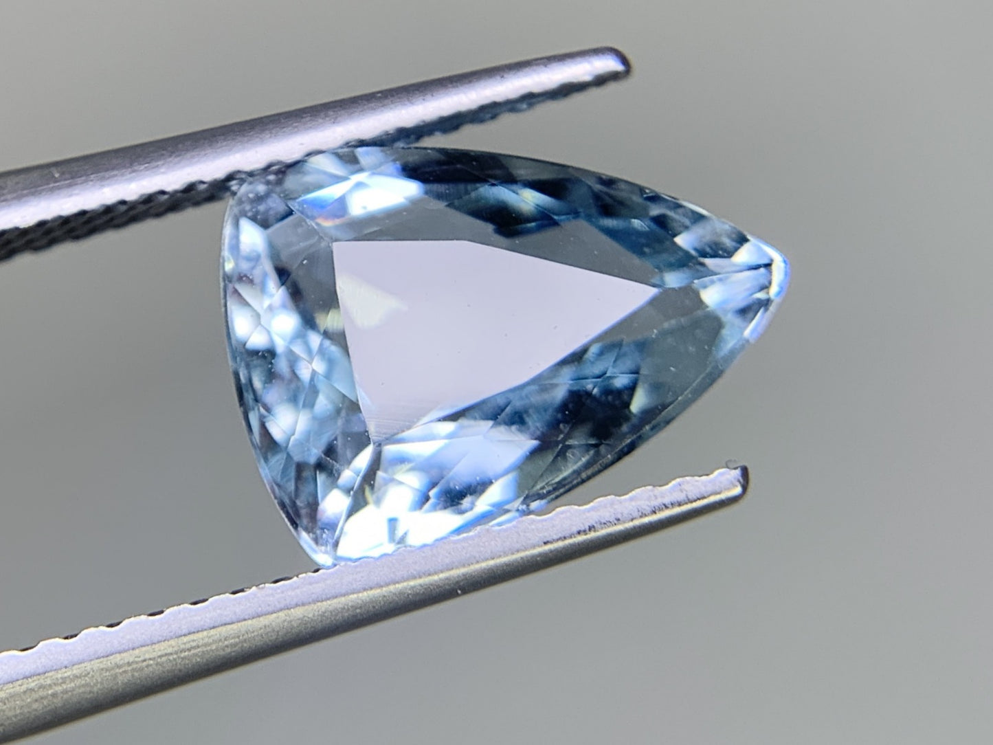 アクアマリン　3.225ct　宝石ソーティング付き　11.81㎜×8.94㎜×5.44㎜　 ルース（ 裸石 ）　 1788Y