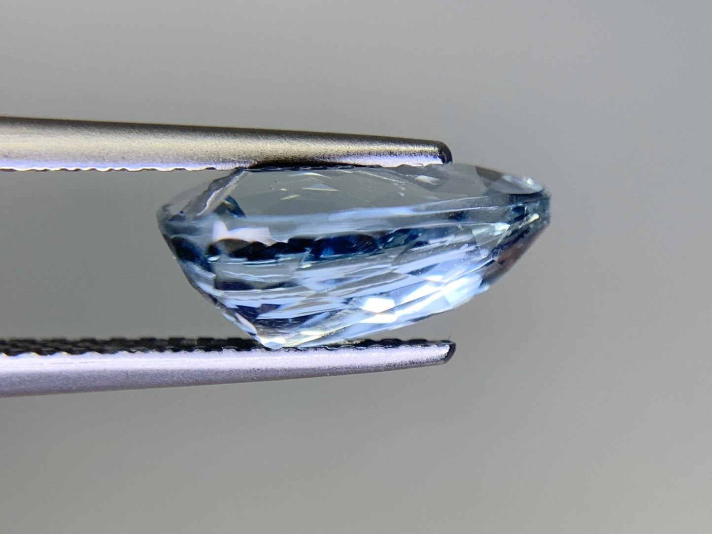 アクアマリン　3.225ct　宝石ソーティング付き　11.81㎜×8.94㎜×5.44㎜　 ルース（ 裸石 ）　 1788Y