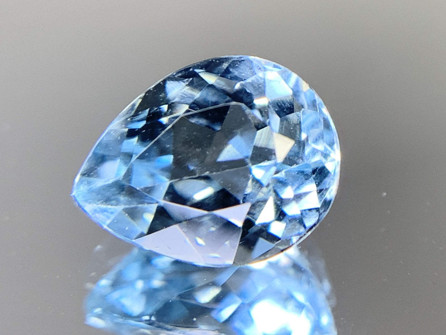 アクアマリン 天然 1.765ct 宝石ソーティング付き 9.1㎜×7.0㎜×5.1㎜ ルース（ 裸石 ） 6661Y
