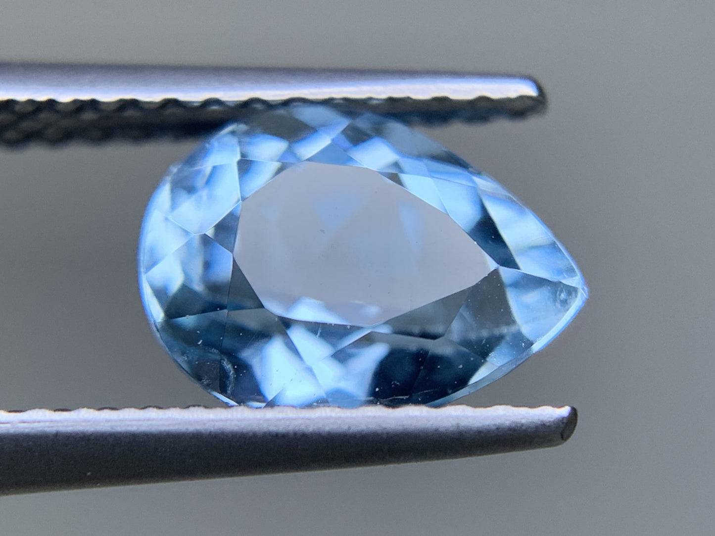 アクアマリン 天然 1.765ct 宝石ソーティング付き 9.1㎜×7.0㎜×5.1㎜ ルース（ 裸石 ） 6661Y