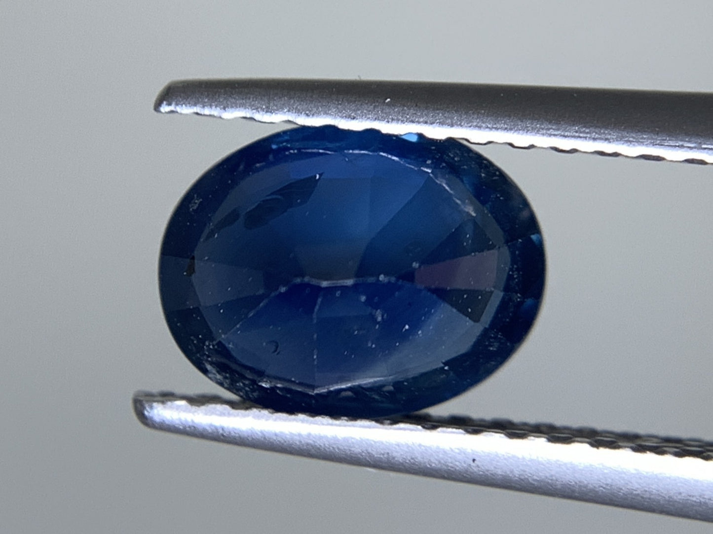 サファイア 天然 1.417ct 宝石ソーティング付き 7.7㎜×6.0㎜×3.9㎜ ルース（ 裸石 ） 7555Y