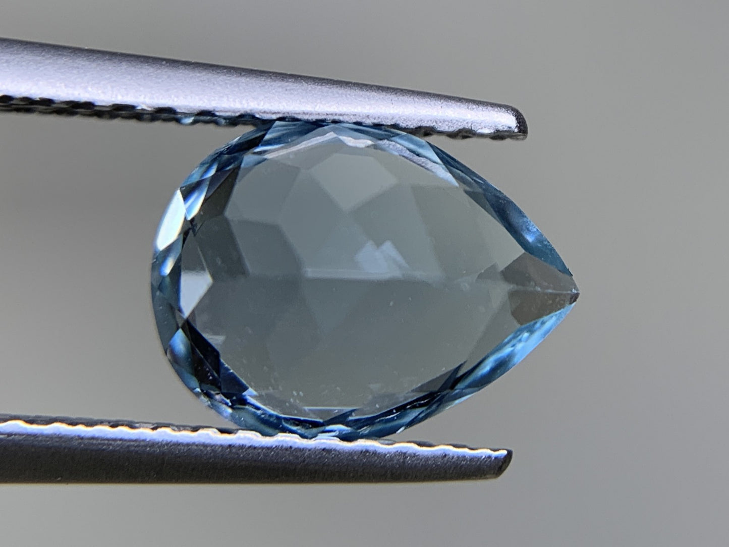 アクアマリン 天然 1.765ct 宝石ソーティング付き 9.1㎜×7.0㎜×5.1㎜ ルース（ 裸石 ） 6661Y
