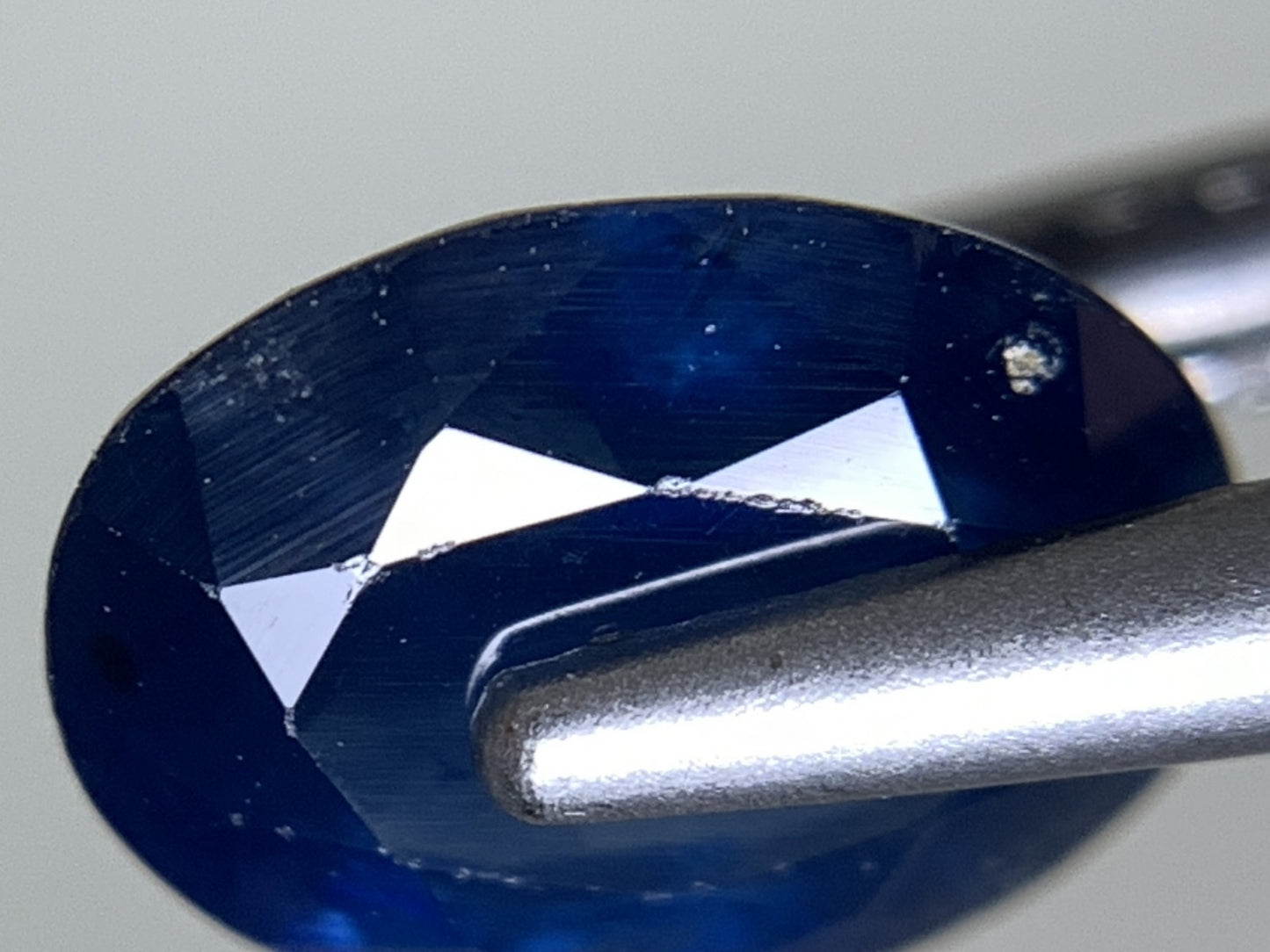 サファイア 天然 1.417ct 宝石ソーティング付き 7.7㎜×6.0㎜×3.9㎜ ルース（ 裸石 ） 7555Y