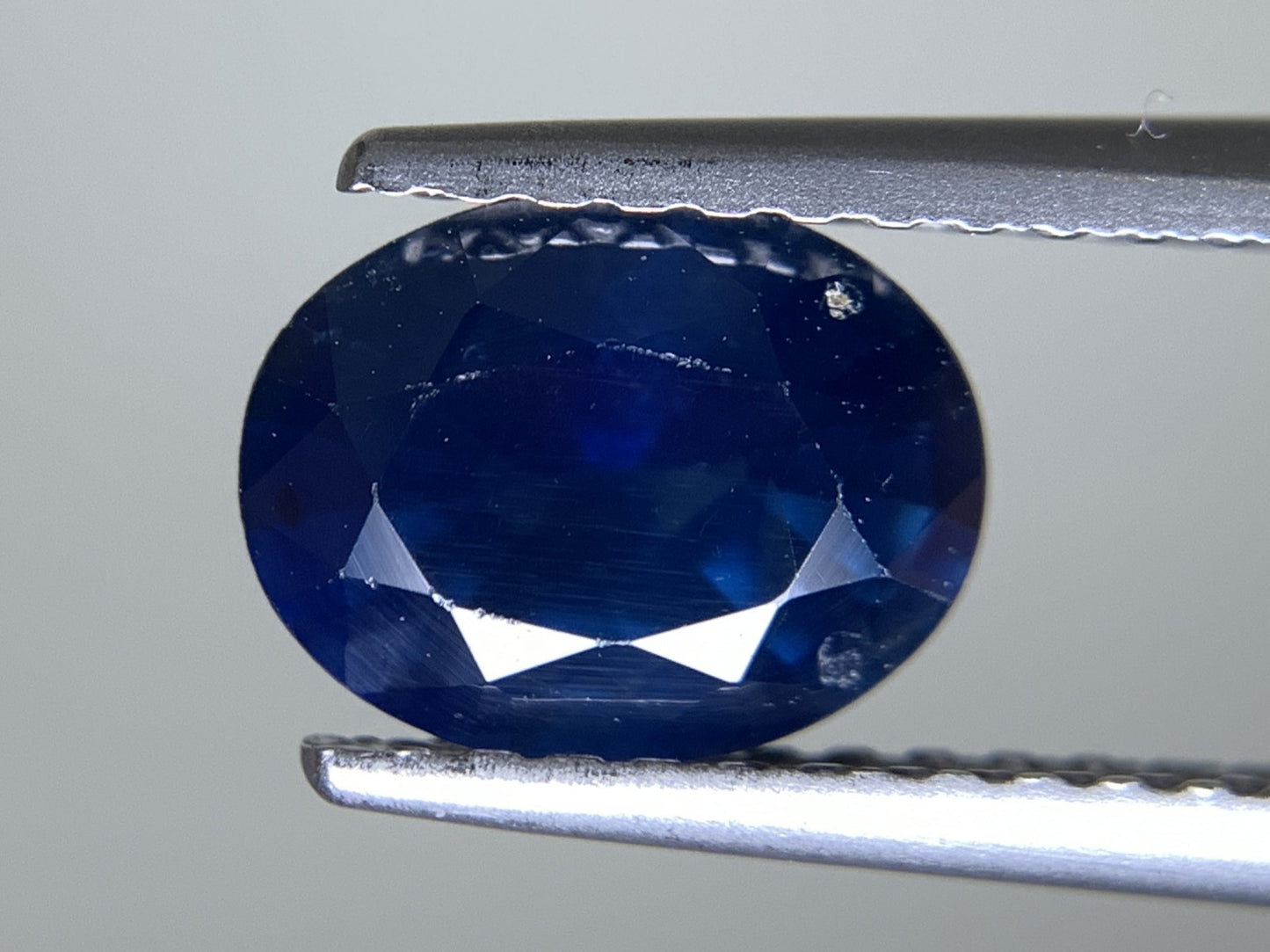 サファイア 天然 1.417ct 宝石ソーティング付き 7.7㎜×6.0㎜×3.9㎜ ルース（ 裸石 ） 7555Y