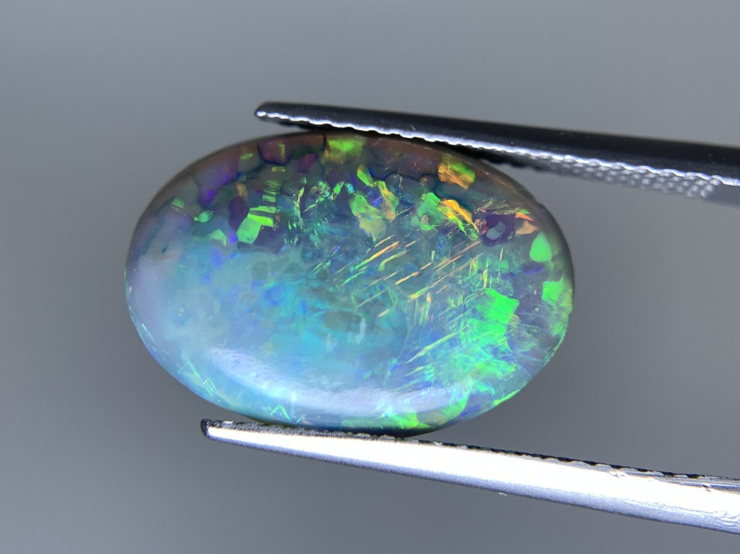 ブラックオパール 天然 4.202ct 中央宝石ソーティング付き 16.1㎜×11.2㎜×3.9㎜ ルース（ 裸石 ） 7445Y