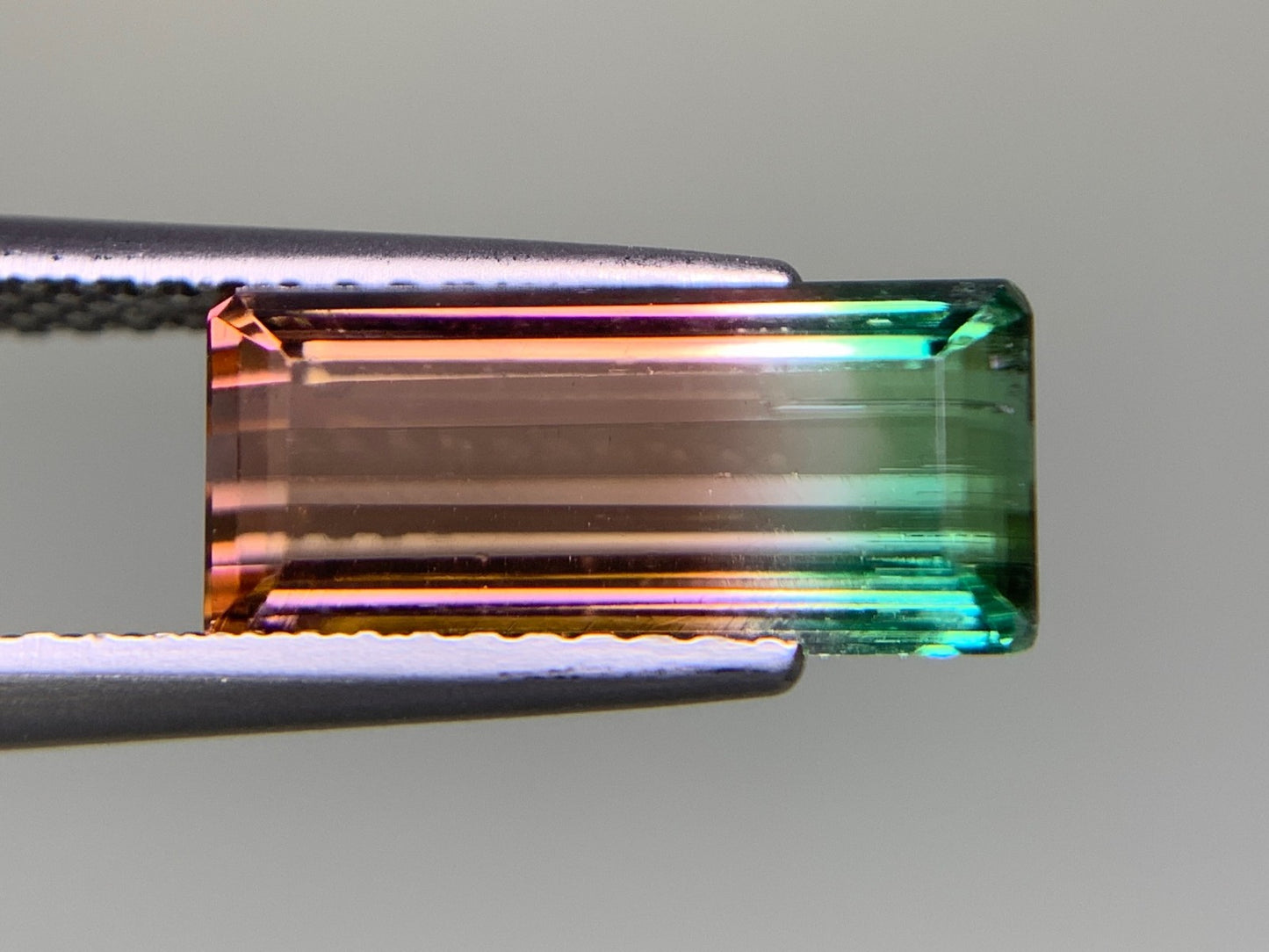 パーティカラードトルマリン  3.192ct  中央宝石ソーティング付き  12.57㎜×5.76㎜×4.34㎜  ルース（ 裸石 ） 3352Y