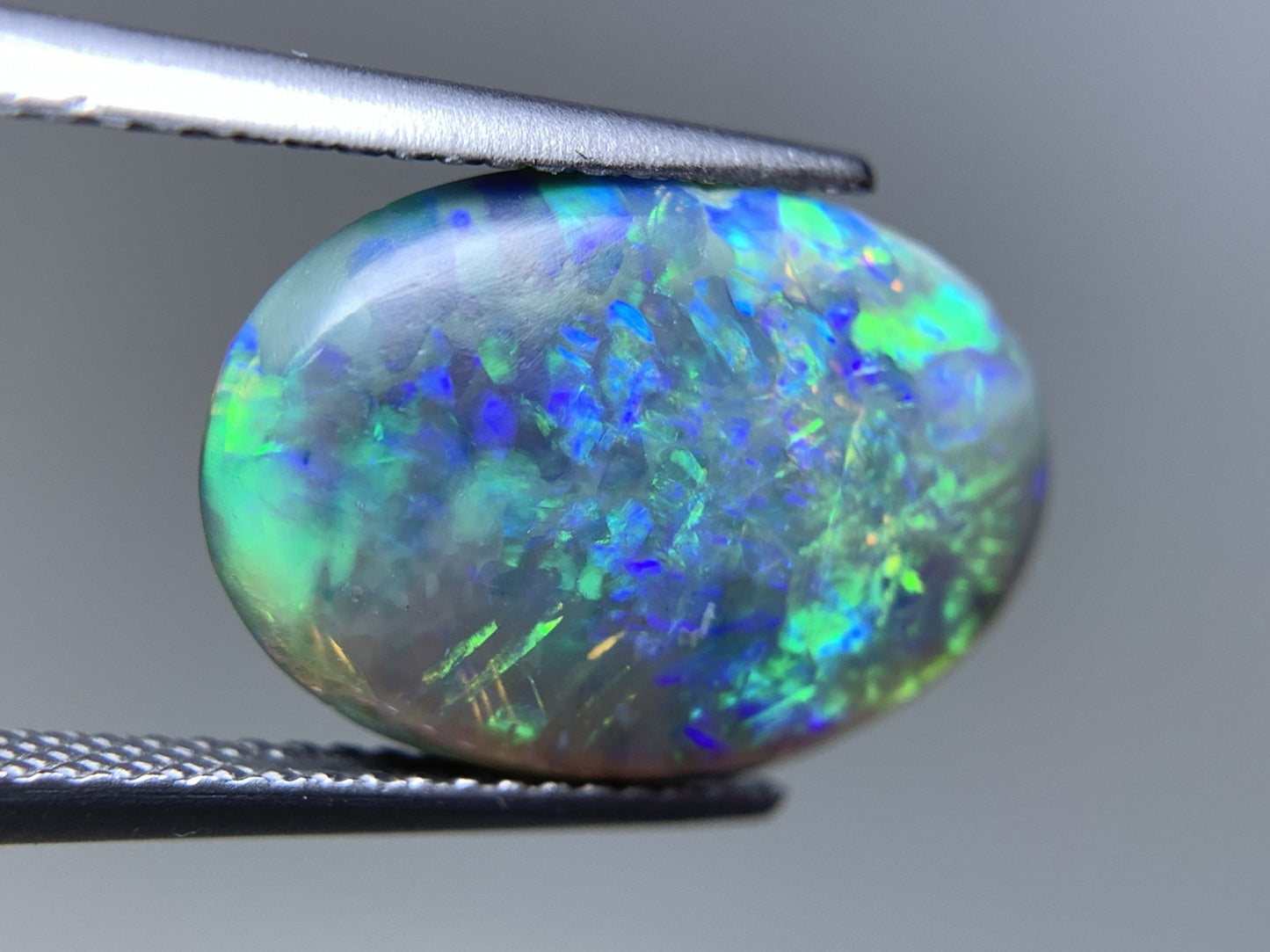 ブラックオパール 天然 4.202ct 中央宝石ソーティング付き 16.1㎜×11.2㎜×3.9㎜ ルース（ 裸石 ） 7445Y