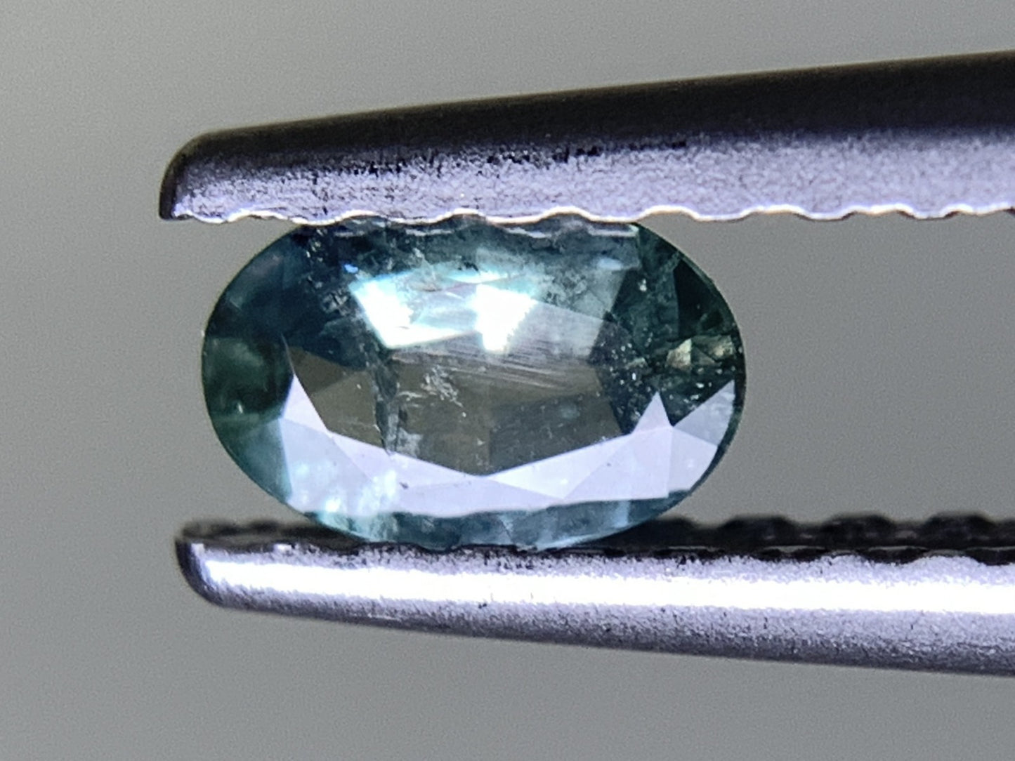 アレキサンドライト 0.173ct 中央宝石ソーティング付き 4.61㎜×3.14㎜×1.61㎜ 天然 ルース（ 裸石 ） 4716Y
