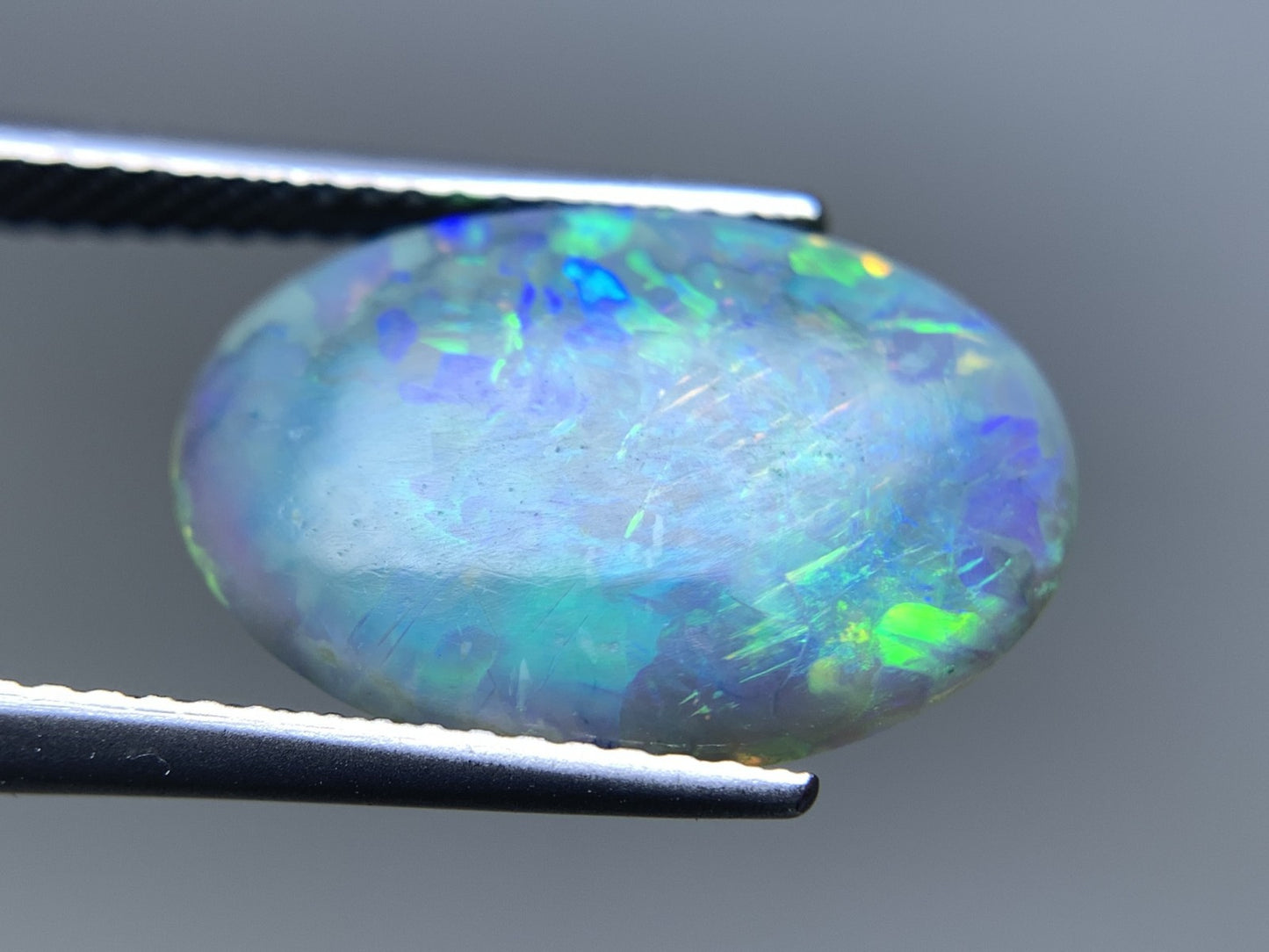 ブラックオパール 天然 4.202ct 中央宝石ソーティング付き 16.1㎜×11.2㎜×3.9㎜ ルース（ 裸石 ） 7445Y