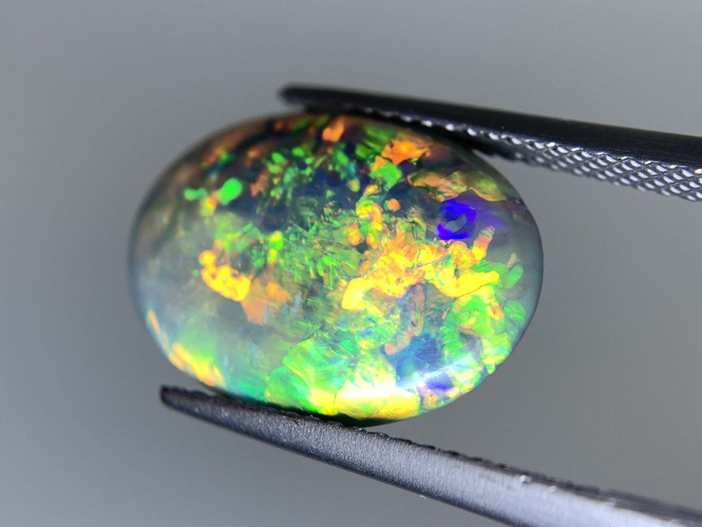 ブラックオパール 天然 4.202ct 中央宝石ソーティング付き 16.1㎜×11.2㎜×3.9㎜ ルース（ 裸石 ） 7445Y