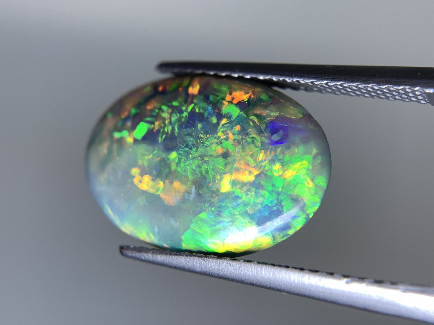 ブラックオパール 天然 4.202ct 中央宝石ソーティング付き 16.1㎜×11.2㎜×3.9㎜ ルース（ 裸石 ） 7445Y