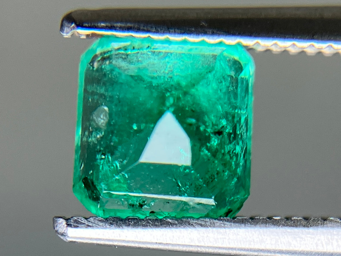 エメラルド 天然 1.128ct 中央宝石ソーティング付き 6.20㎜×5.95㎜×4.45㎜ ルース（ 裸石 ） 6525YY