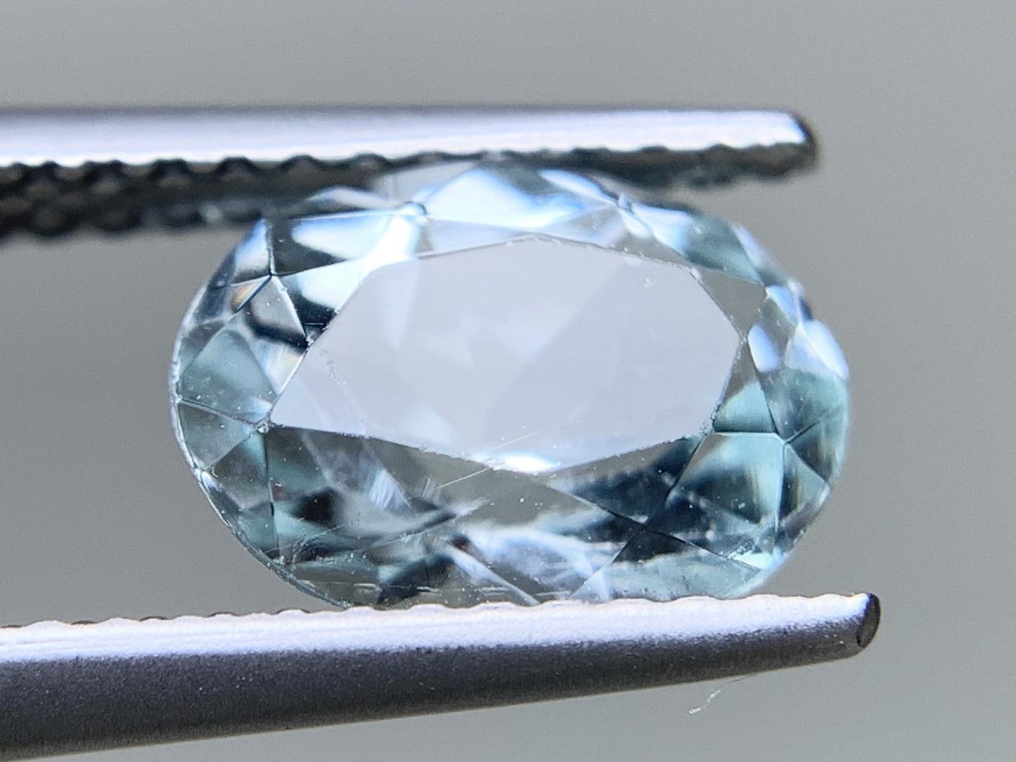 アクアマリン 天然 1.585ct 宝石ソーティング付き 9.0㎜×6.8㎜×4.8㎜ ルース（ 裸石 ） 6660Y
