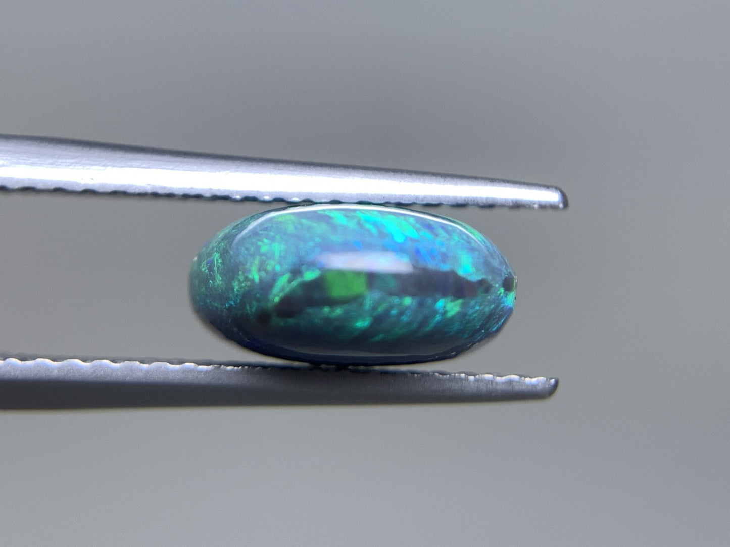 ブラックオパール 天然 3.508ct 中央宝石ソーティング付き 11.3㎜×9.9㎜×5.0㎜ ルース（ 裸石 ） 7452Y