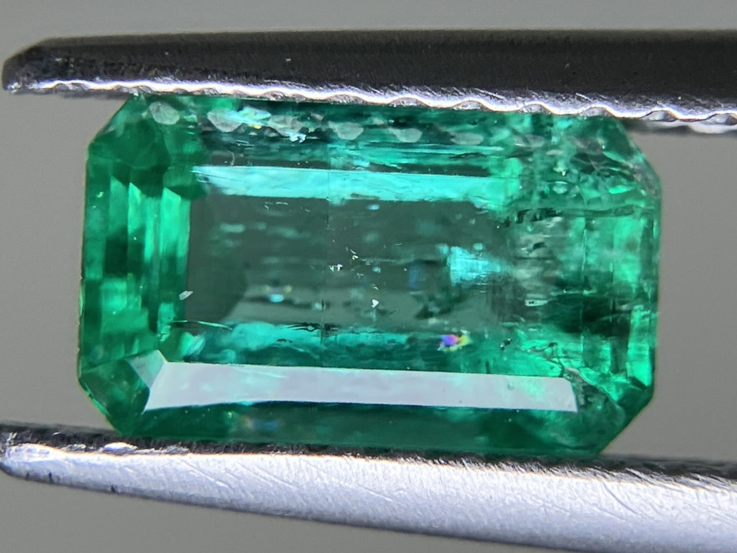 エメラルド 1.133ct 宝石ソーティング付き  7.9㎜×4.8㎜×3.5㎜  ルース（ 裸石 ） 4169Y