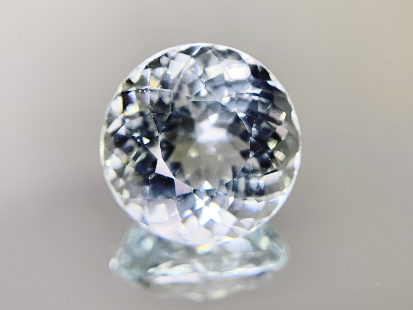 アクアマリン　9.961ct　宝石ソーティング付き　13.98㎜×13.87㎜×9.95㎜　ルース（ 裸石 ）　 1484Y