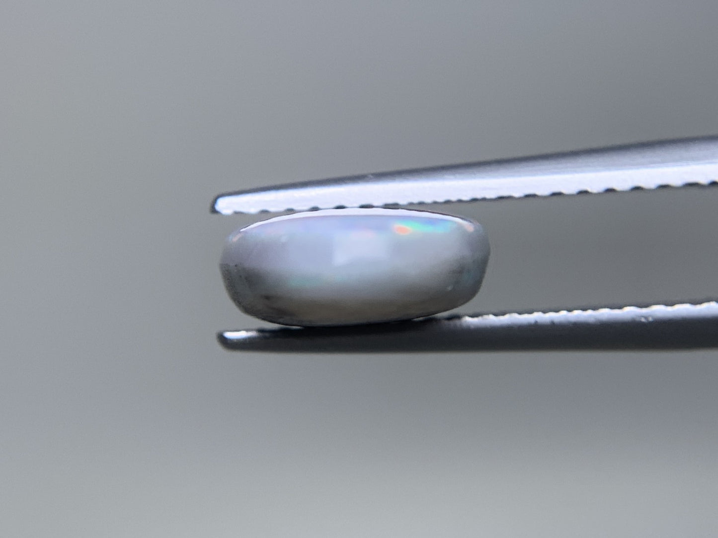 ブラックオパール 天然 3.746ct 中央宝石ソーティング付き 15.5㎜×9.2㎜×3.9㎜ ルース（ 裸石 ） 7403Y