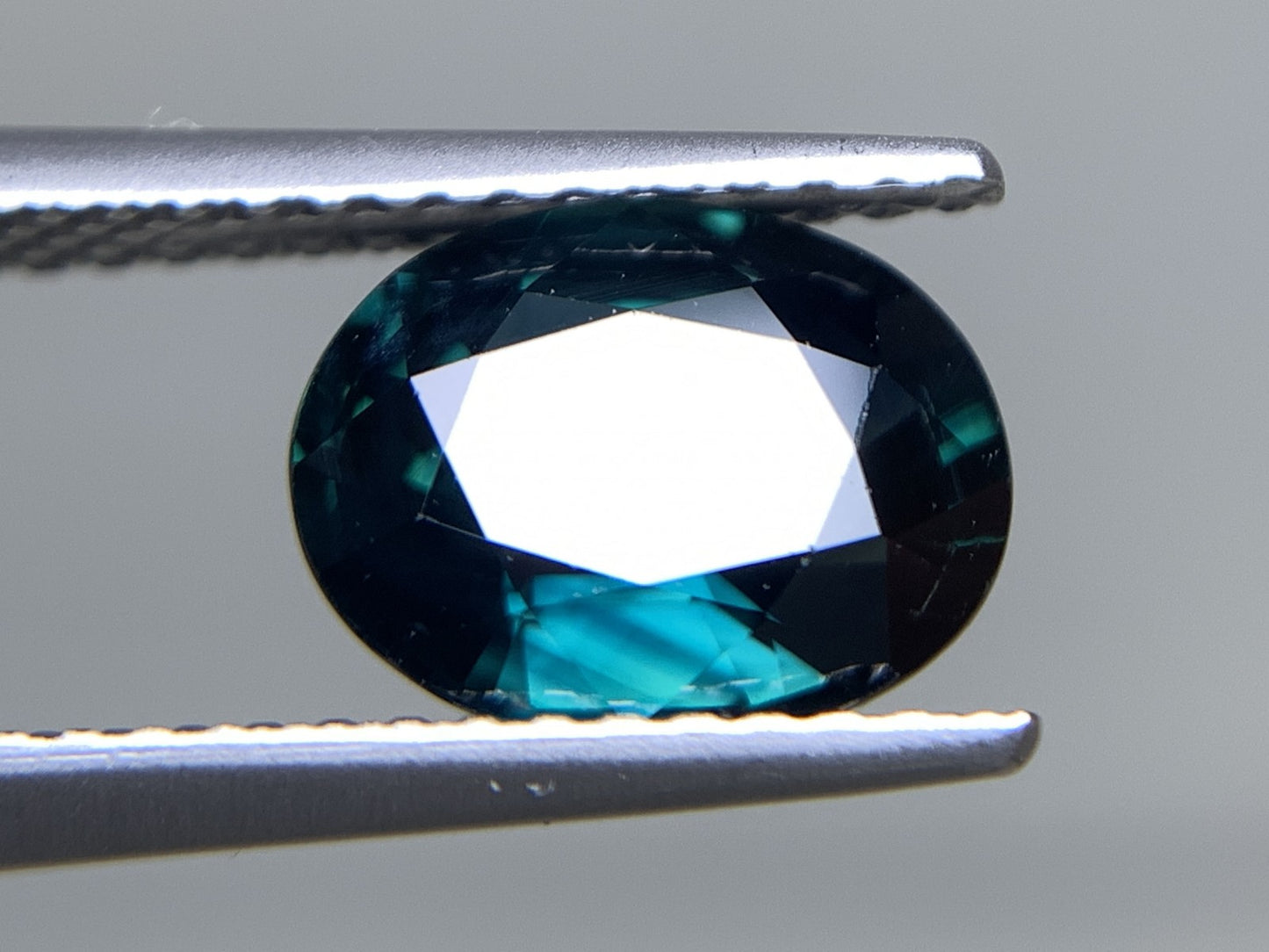 サファイア 2.141ct  宝石ソーティング付き  8.8㎜×6.9㎜×3.9㎜  天然 ルース（ 裸石 ） 4778Y