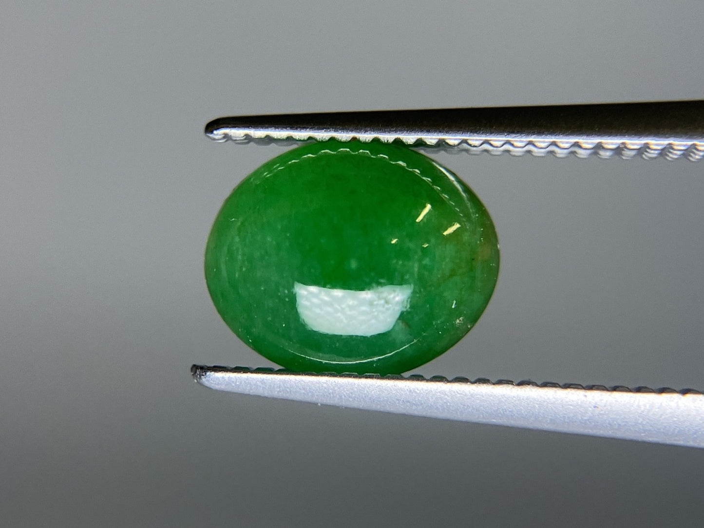 翡翠（ひすい） 1.797ct 宝石ソーティング付き 8.3㎜×6.6㎜×3.7㎜ ルース（ 裸石 ） 4159S