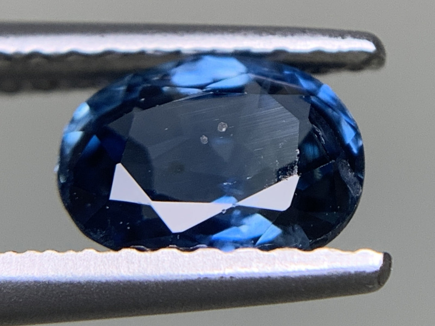 サファイア 天然 1.198ct 中央宝石ソーティング付き 6.96㎜×5.58㎜×3.43㎜ ルース（ 裸石 ） 6358Y