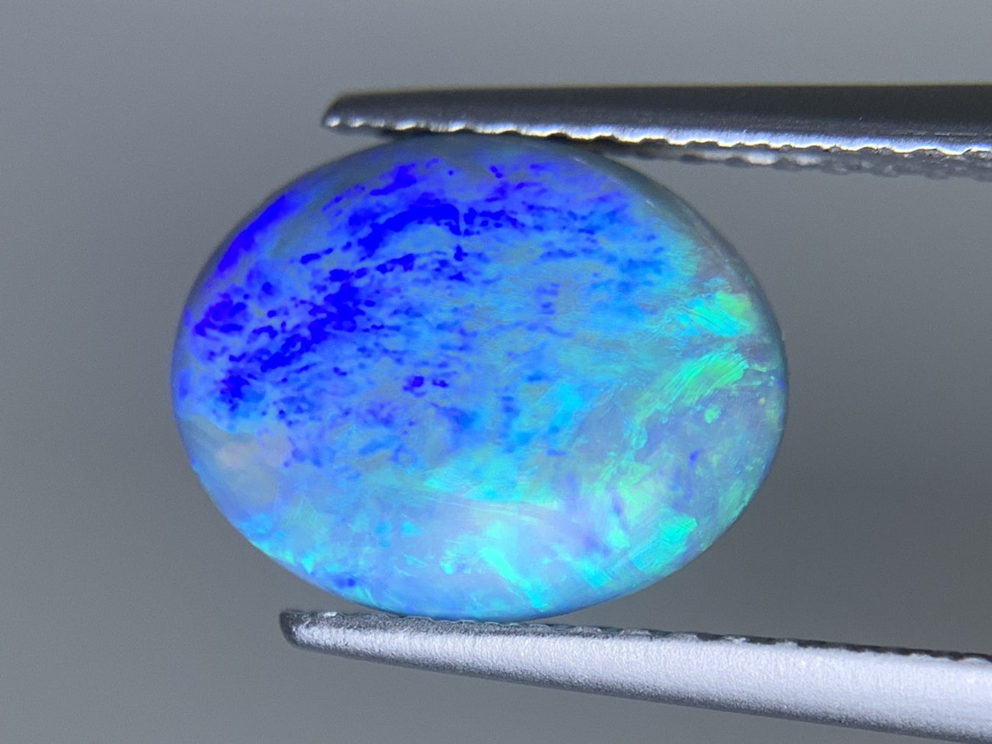 ブラックオパール 天然 2.224ct 中央宝石ソーティング付き 11.1㎜×8.7㎜×3.6㎜ ルース（ 裸石 ） 7457Y