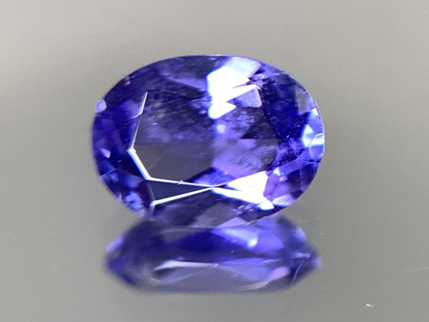 タンザナイト 1.470ct 宝石ソーティング付き  8.0㎜×6.0㎜×4.1㎜   ルース（ 裸石 ） 2326Y