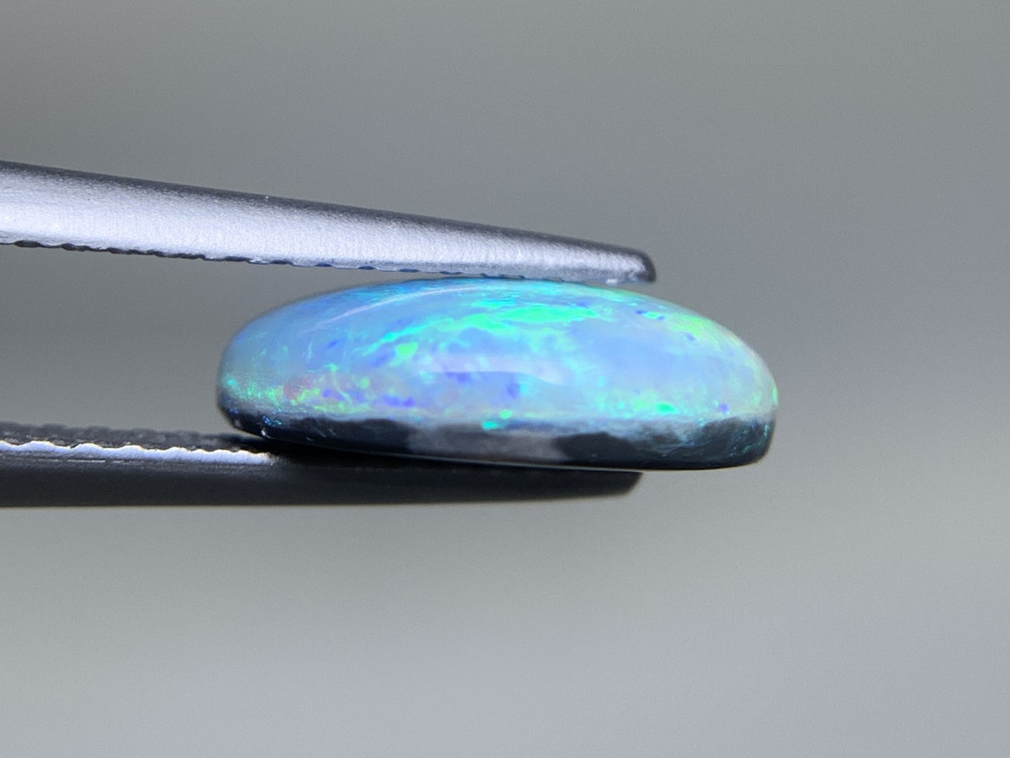 ブラックオパール 天然 2.224ct 中央宝石ソーティング付き 11.1㎜×8.7㎜×3.6㎜ ルース（ 裸石 ） 7457Y