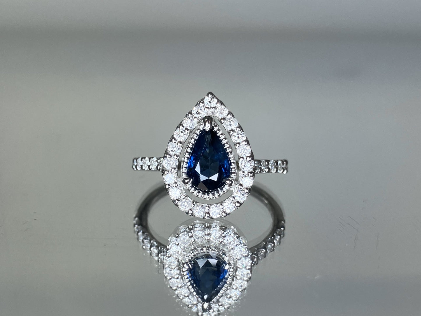 サファイア 1.06ct ロイヤルブルー royal blue 非加熱 NoHeat AIGS鑑別書 D0.45ct PT900 4.4g 指輪 （JP14号） サイズ直し無料 9172ST