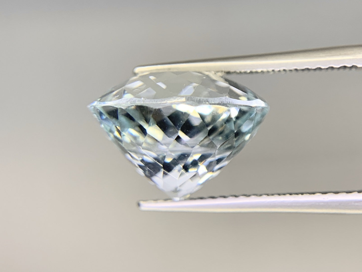 アクアマリン　9.961ct　宝石ソーティング付き　13.98㎜×13.87㎜×9.95㎜　ルース（ 裸石 ）　 1484Y