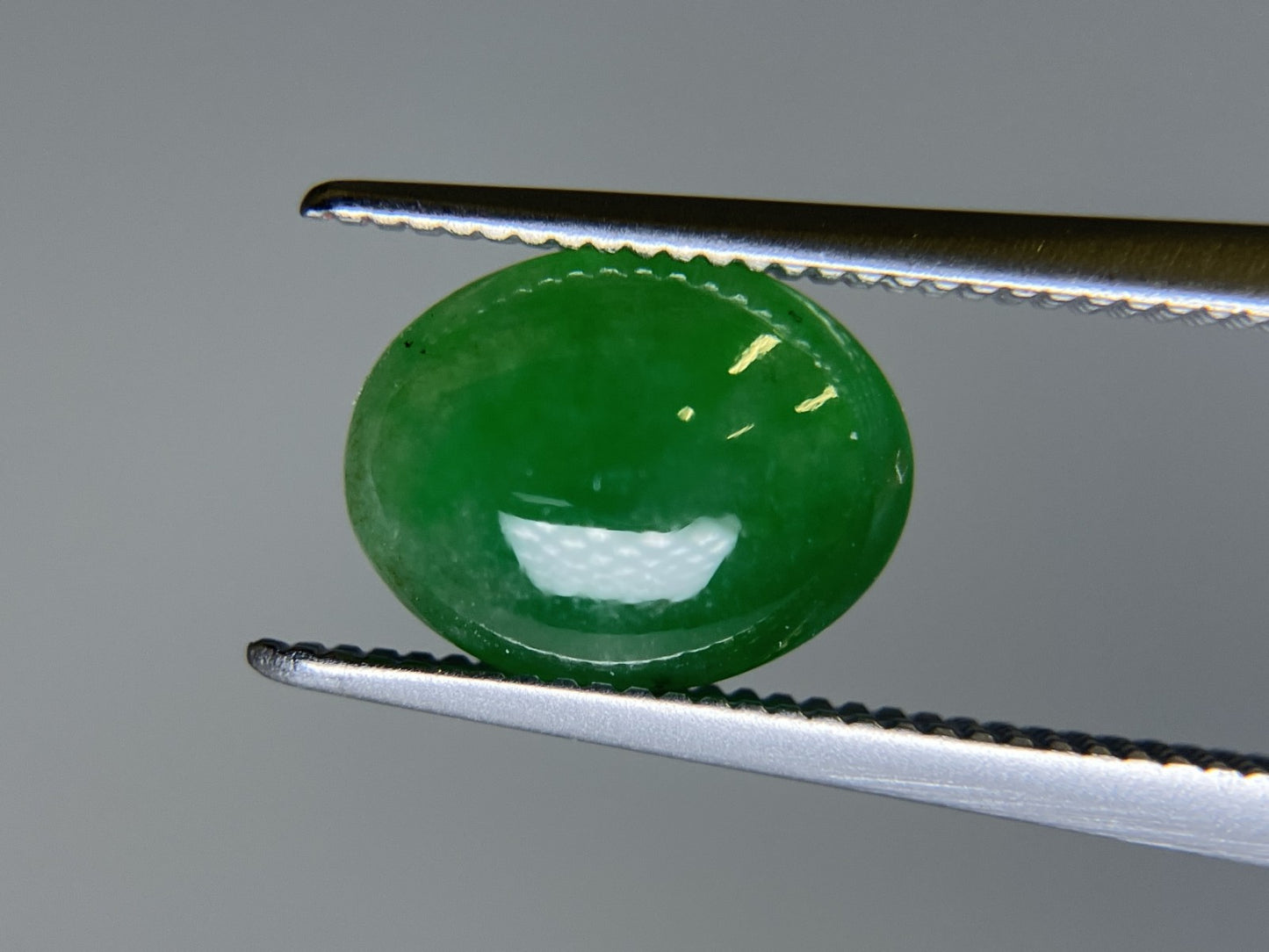 翡翠（ひすい） 2.088ct 宝石ソーティング付き 9.3㎜×7.3㎜×3.4㎜ ルース（ 裸石 ） 4165S