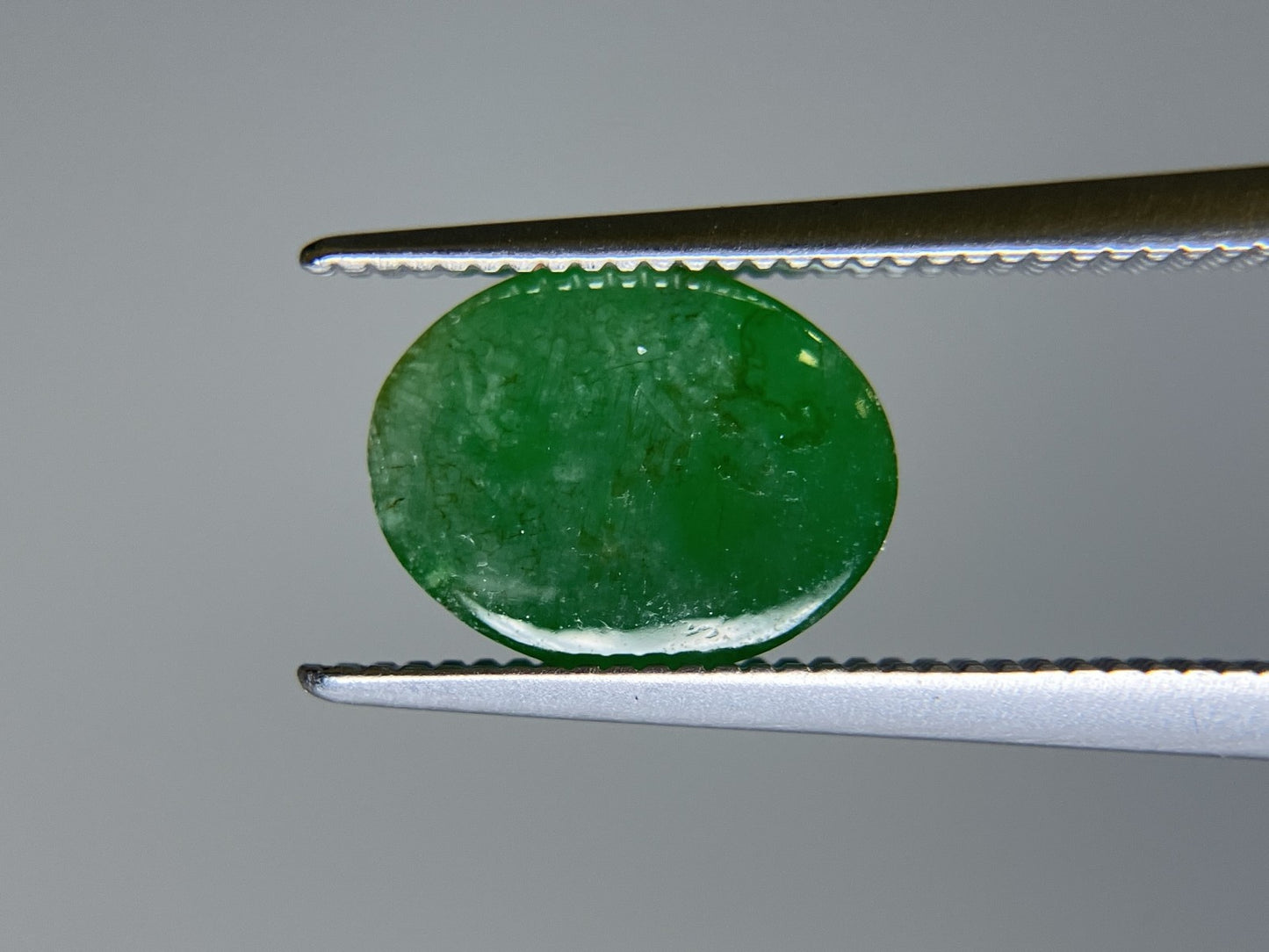 翡翠（ひすい） 2.088ct 宝石ソーティング付き 9.3㎜×7.3㎜×3.4㎜ ルース（ 裸石 ） 4165S