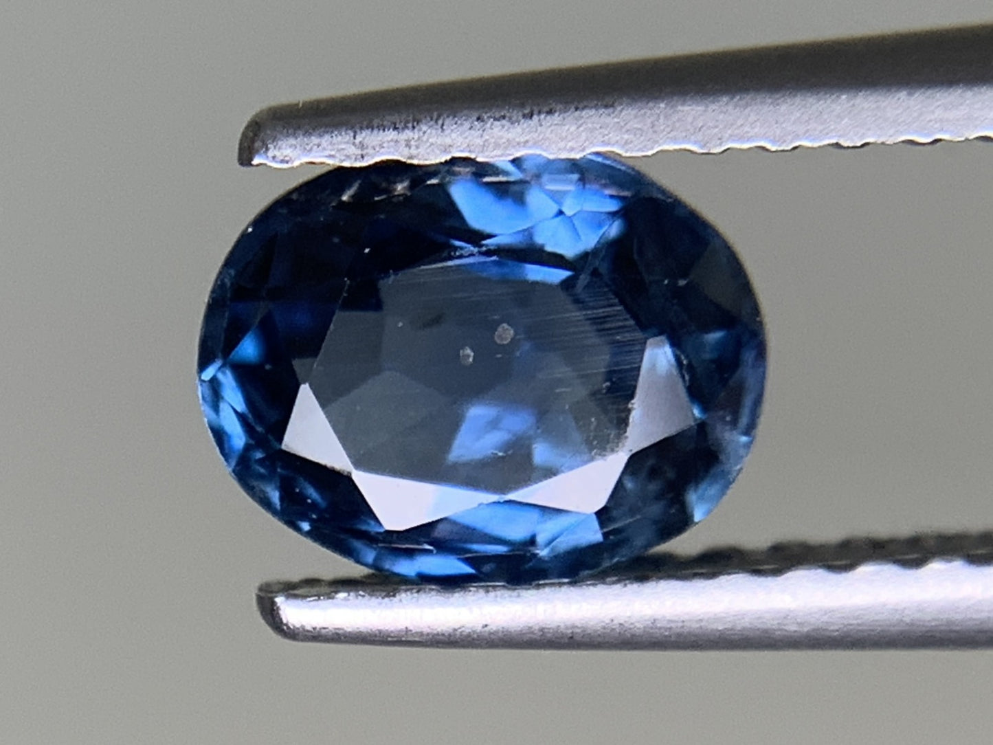 サファイア 天然 1.198ct 中央宝石ソーティング付き 6.96㎜×5.58㎜×3.43㎜ ルース（ 裸石 ） 6358Y