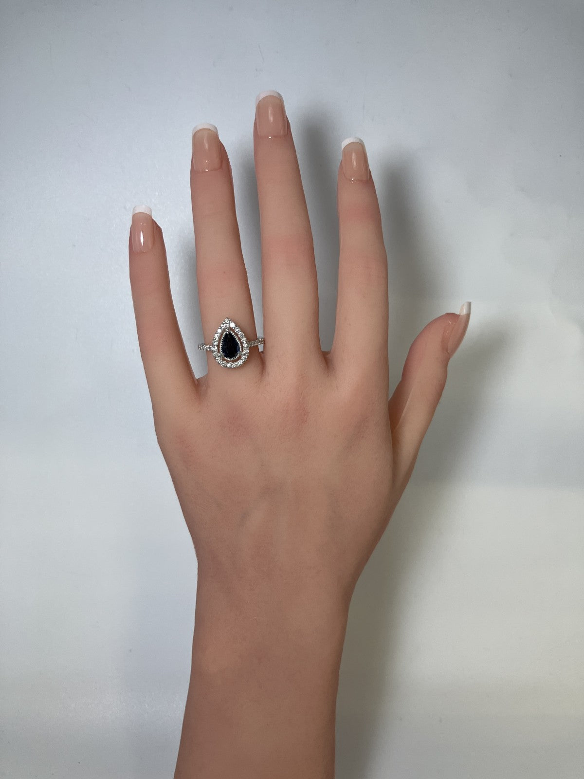 サファイア 1.06ct ロイヤルブルー royal blue 非加熱 NoHeat AIGS鑑別書 D0.45ct PT900 4.4g 指輪 （JP14号） サイズ直し無料 9172ST