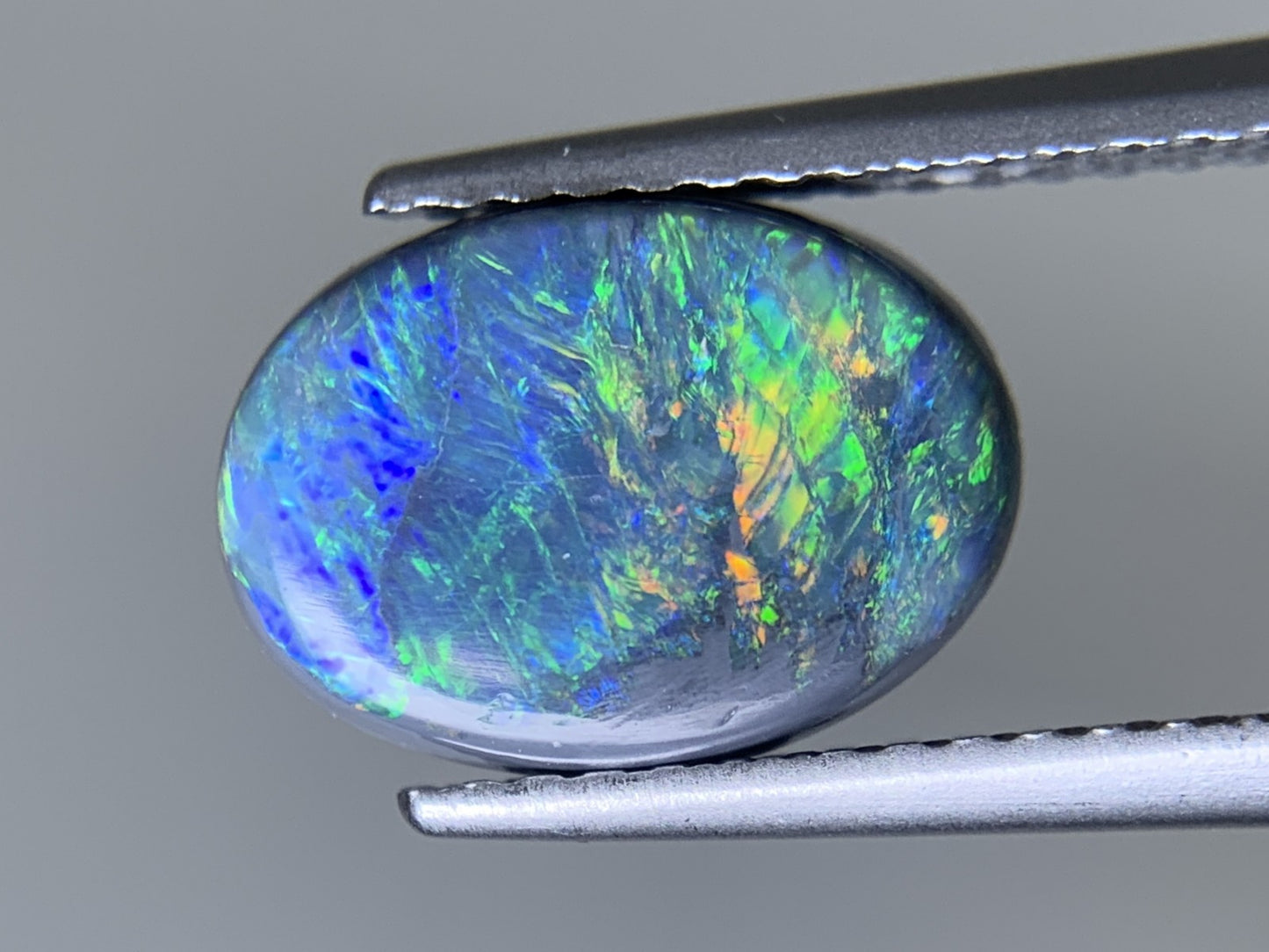 ブラックオパール 天然 1.780ct 中央宝石ソーティング付き 10.6㎜×7.7㎜×3.4㎜ ルース（ 裸石 ） 7397Y