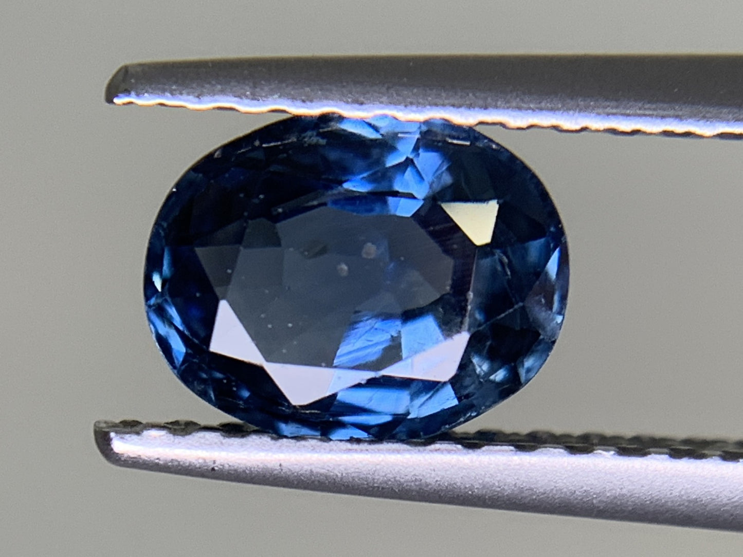 サファイア 天然 1.198ct 中央宝石ソーティング付き 6.96㎜×5.58㎜×3.43㎜ ルース（ 裸石 ） 6358Y