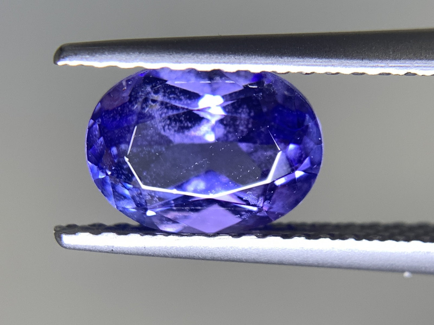 タンザナイト 1.470ct 宝石ソーティング付き  8.0㎜×6.0㎜×4.1㎜   ルース（ 裸石 ） 2326Y