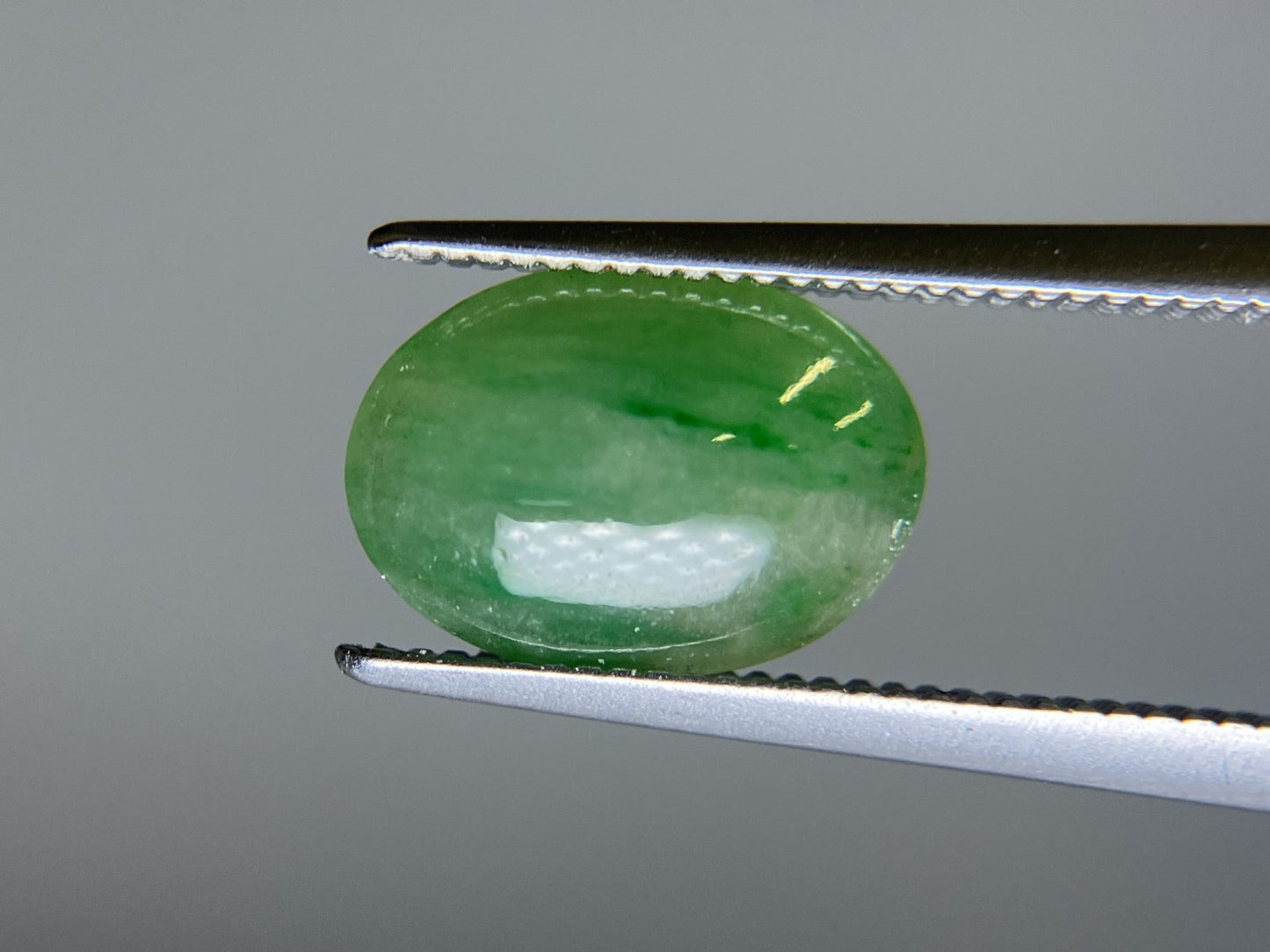 ヒスイ　 2.131ct　天然　 宝石ソーティング付き 10.3㎜×7.4㎜×3.3㎜ ルース（ 裸石 ） 4164S