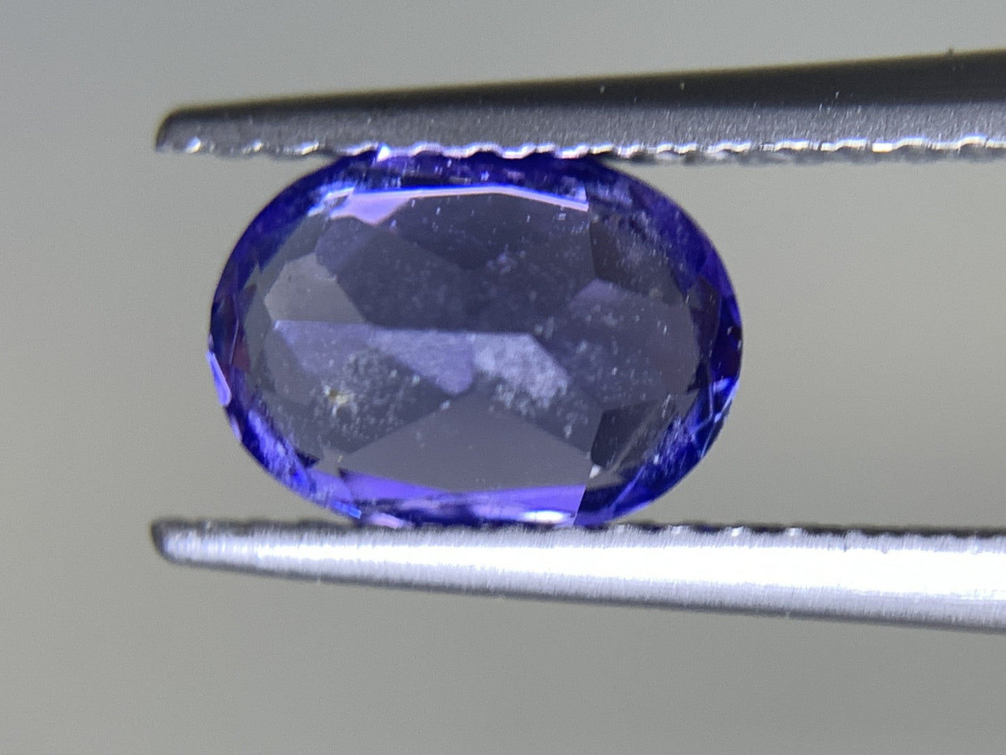 タンザナイト 1.470ct 宝石ソーティング付き  8.0㎜×6.0㎜×4.1㎜   ルース（ 裸石 ） 2326Y