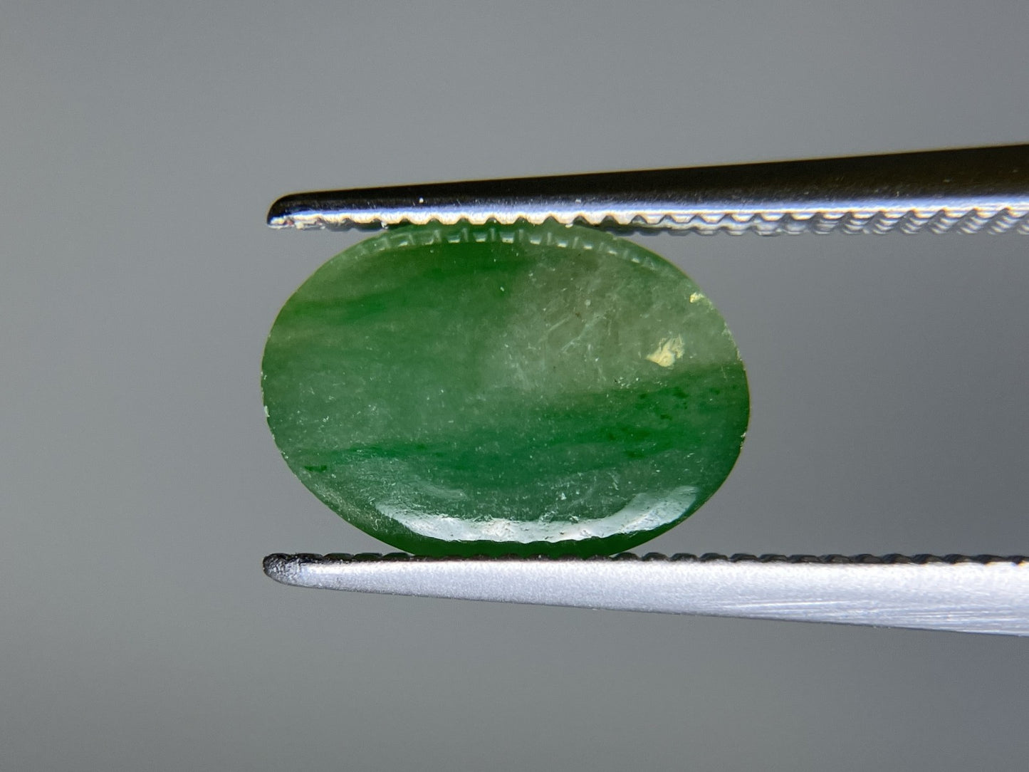 ヒスイ　 2.131ct　天然　 宝石ソーティング付き 10.3㎜×7.4㎜×3.3㎜ ルース（ 裸石 ） 4164S