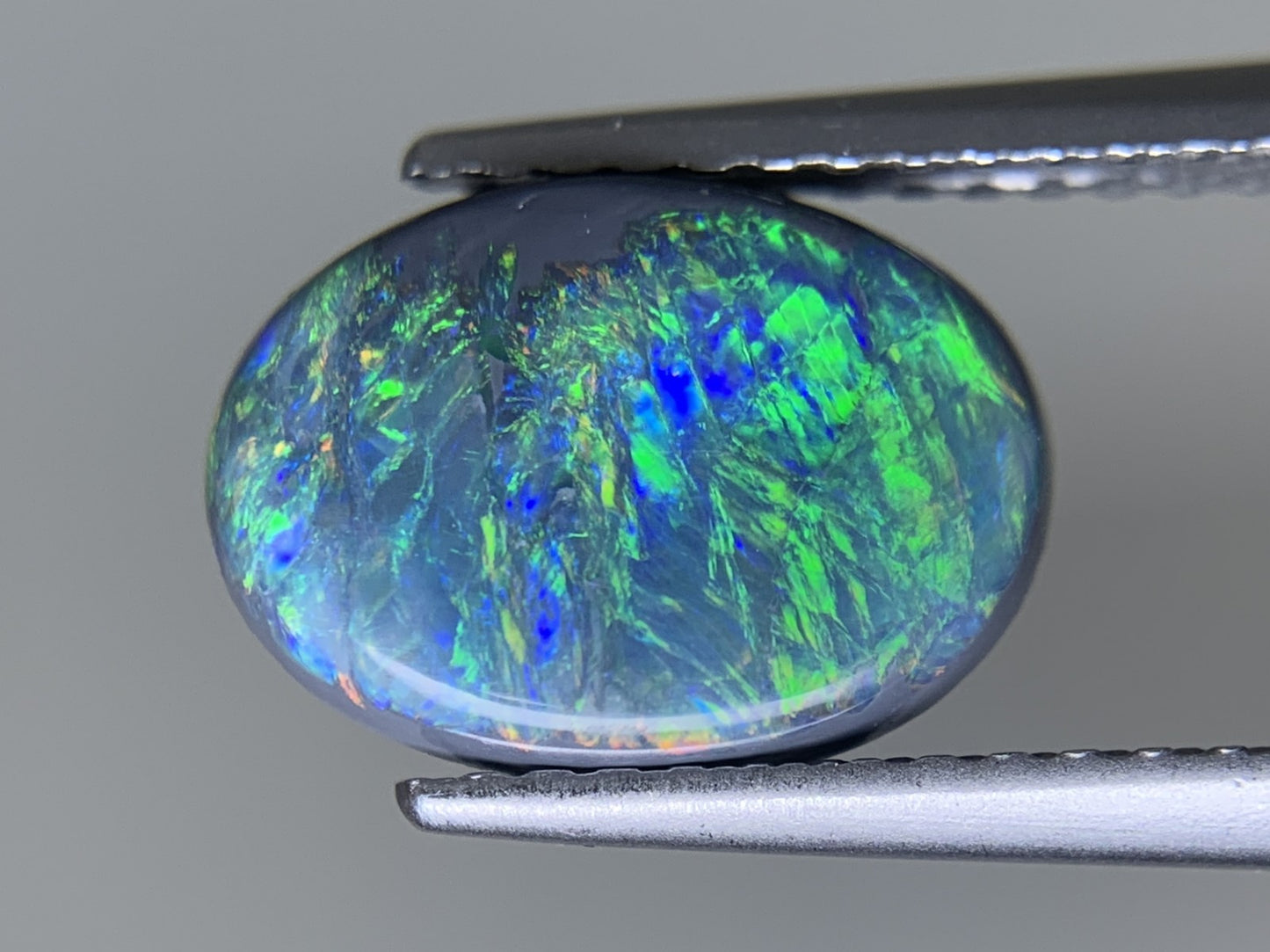 ブラックオパール 天然 1.780ct 中央宝石ソーティング付き 10.6㎜×7.7㎜×3.4㎜ ルース（ 裸石 ） 7397Y