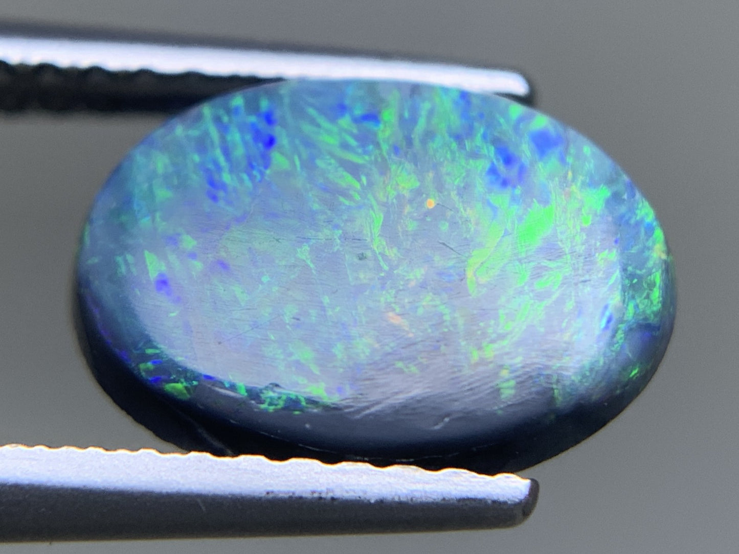 ブラックオパール 天然 1.780ct 中央宝石ソーティング付き 10.6㎜×7.7㎜×3.4㎜ ルース（ 裸石 ） 7397Y