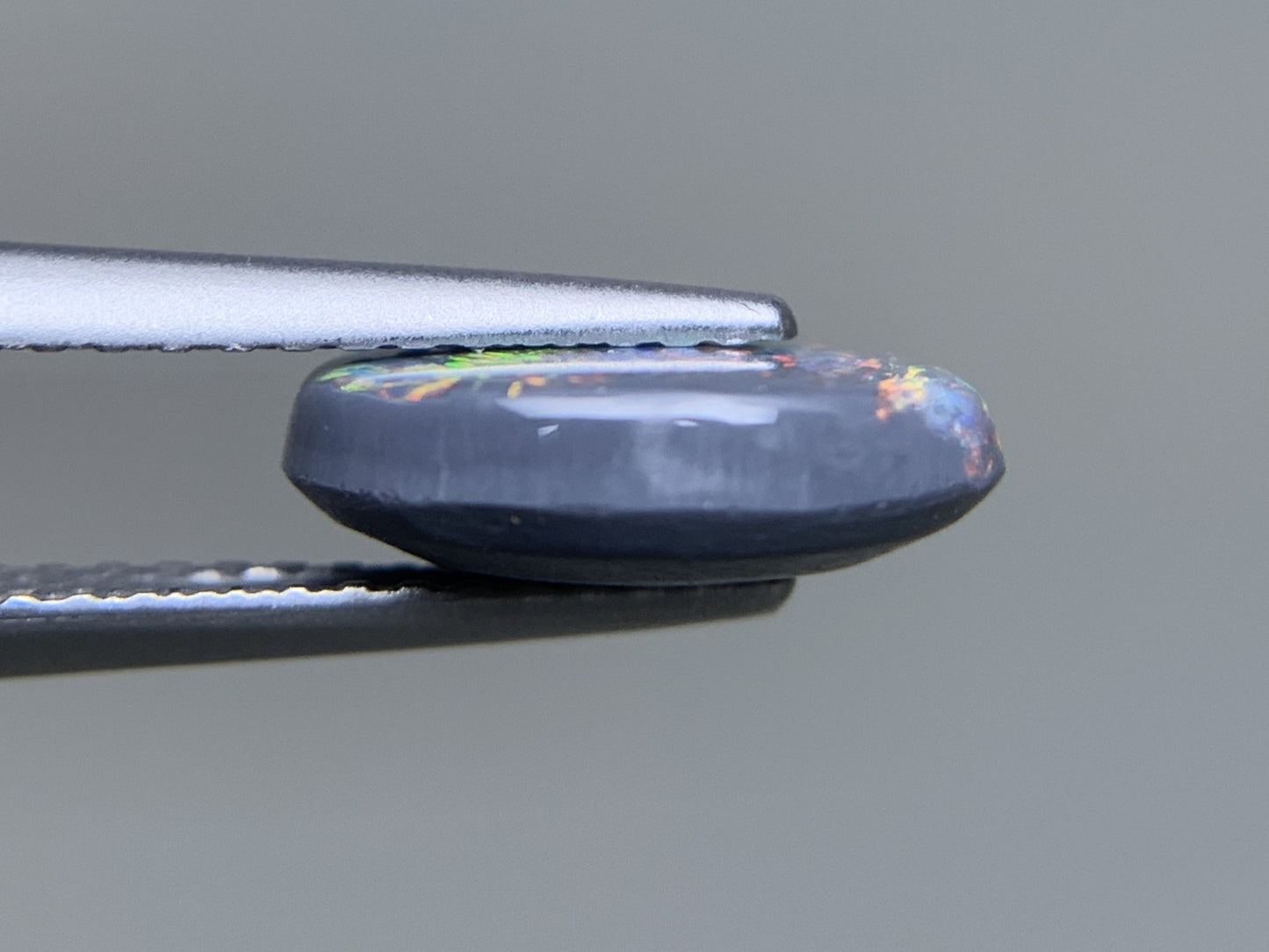 ブラックオパール 天然 1.780ct 中央宝石ソーティング付き 10.6㎜×7.7㎜×3.4㎜ ルース（ 裸石 ） 7397Y