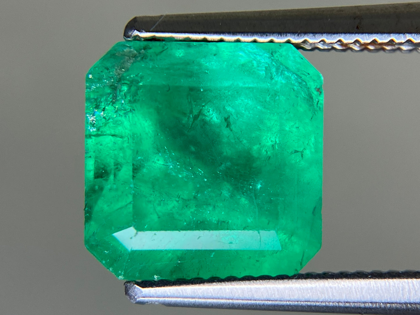 エメラルド 天然 3.475ct コロンビア 中央宝石鑑別書付き 8.71㎜×8.70㎜×6.87㎜ ルース（ 裸石 ） 6527YY