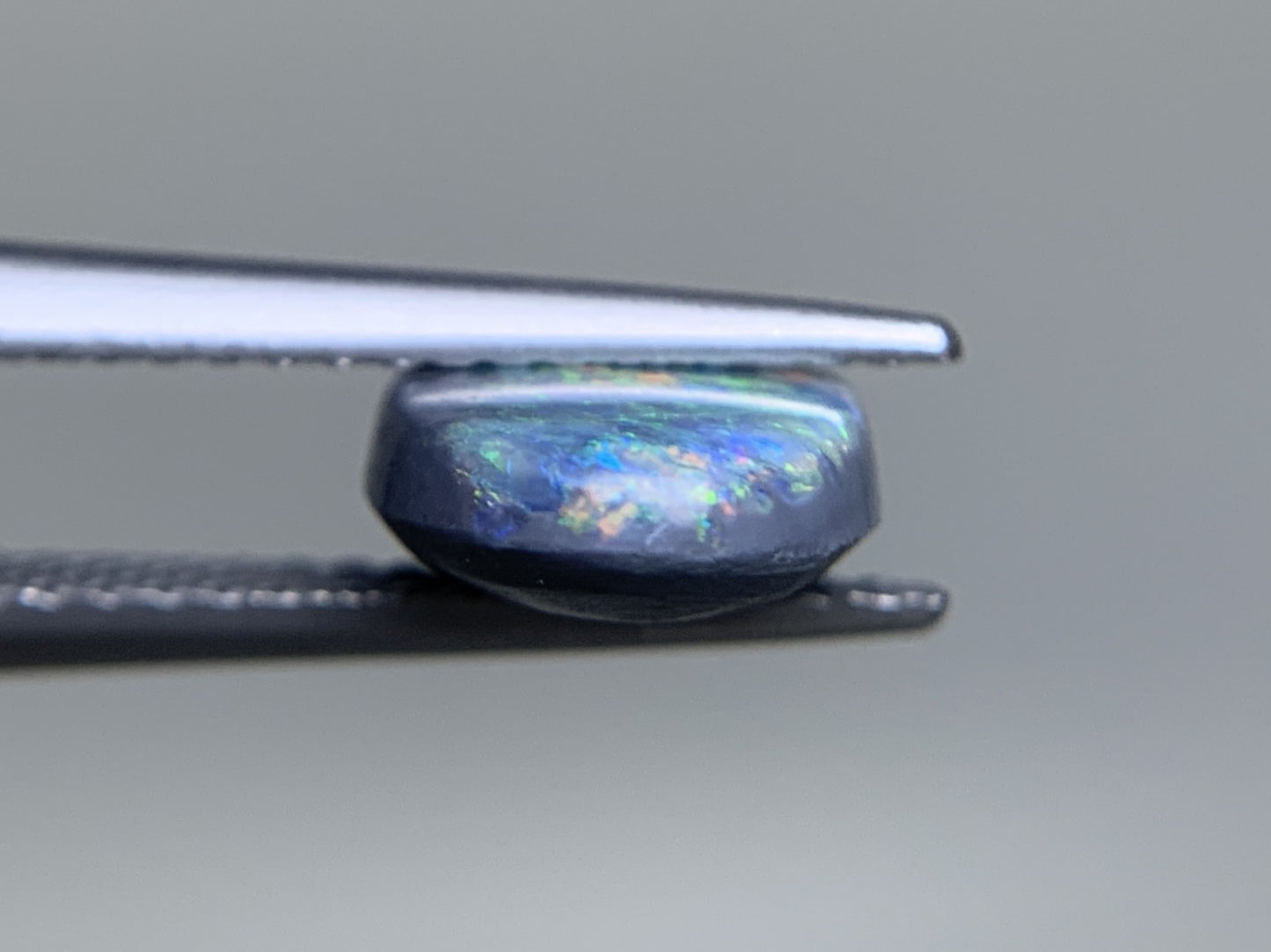ブラックオパール 天然 1.780ct 中央宝石ソーティング付き 10.6㎜×7.7㎜×3.4㎜ ルース（ 裸石 ） 7397Y