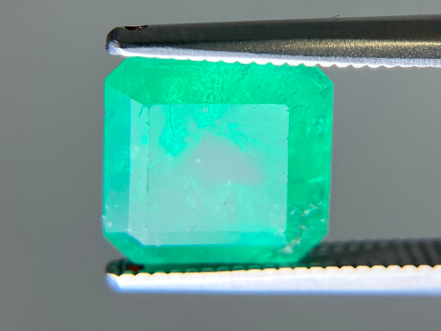 エメラルド 天然 3.475ct コロンビア 中央宝石鑑別書付き 8.71㎜×8.70㎜×6.87㎜ ルース（ 裸石 ） 6527YY
