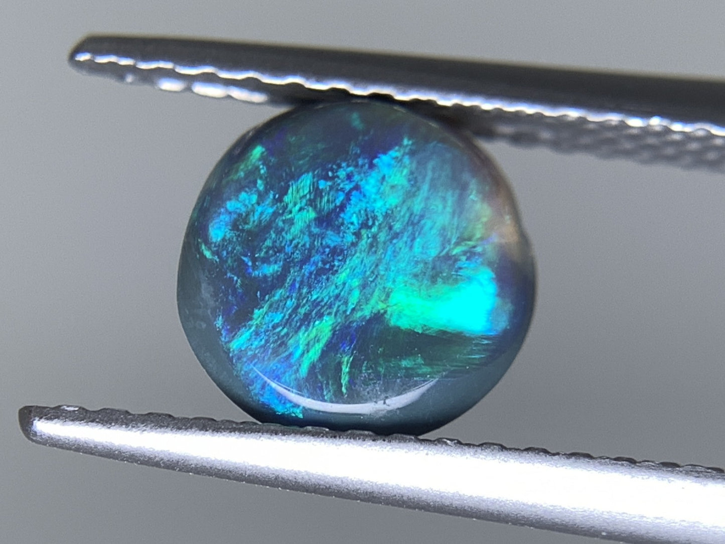 ブラックオパール 0.951ct 宝石ソーティング付き 7.1㎜×7.0㎜×2.9㎜ 天然 ルース（ 裸石 ） 4947Y
