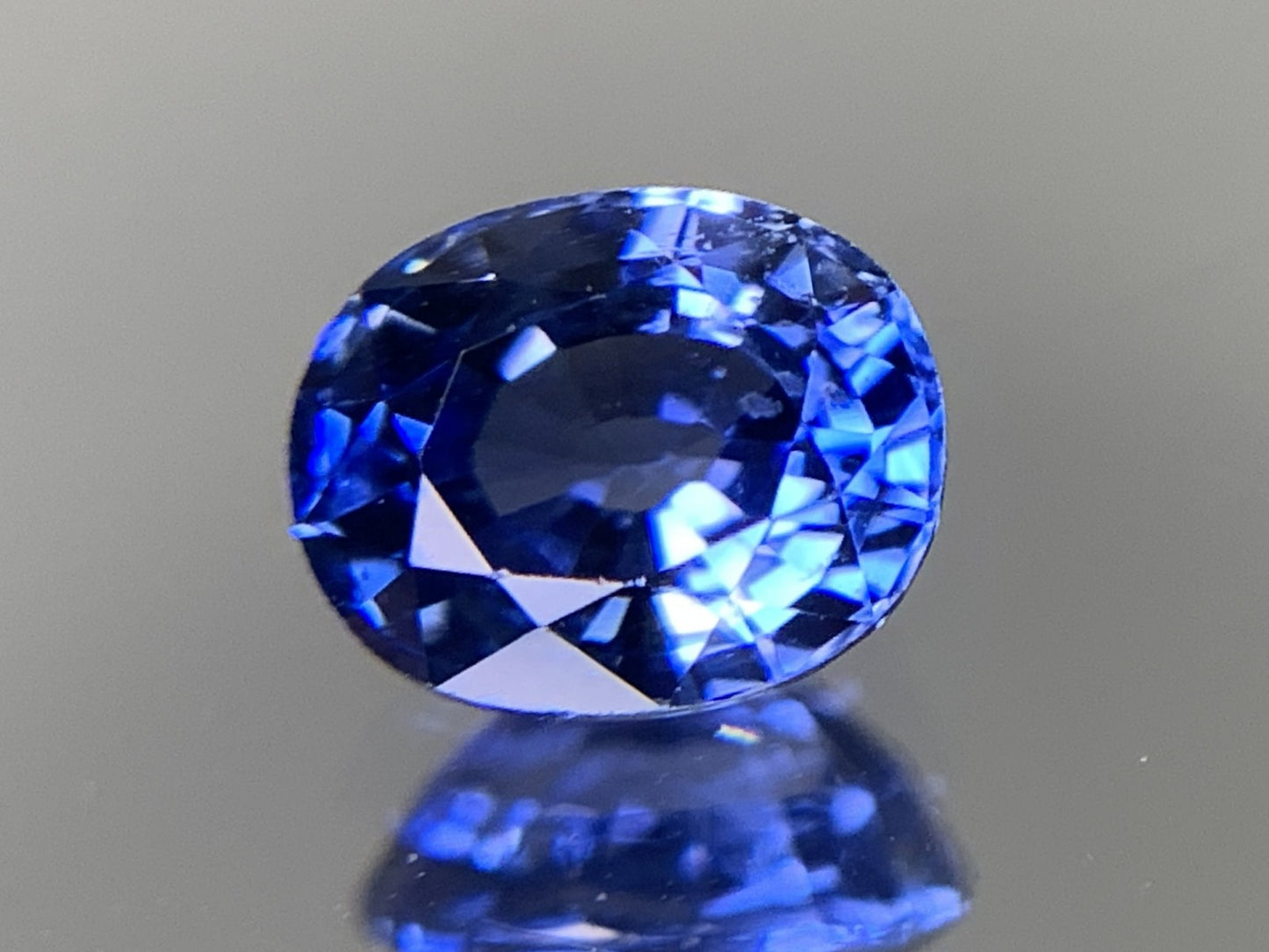 サファイア 1.145ct 宝石ソーティング付き  6.4㎜×5.2㎜×3.8㎜  ルース（ 裸石 ） 3185Y