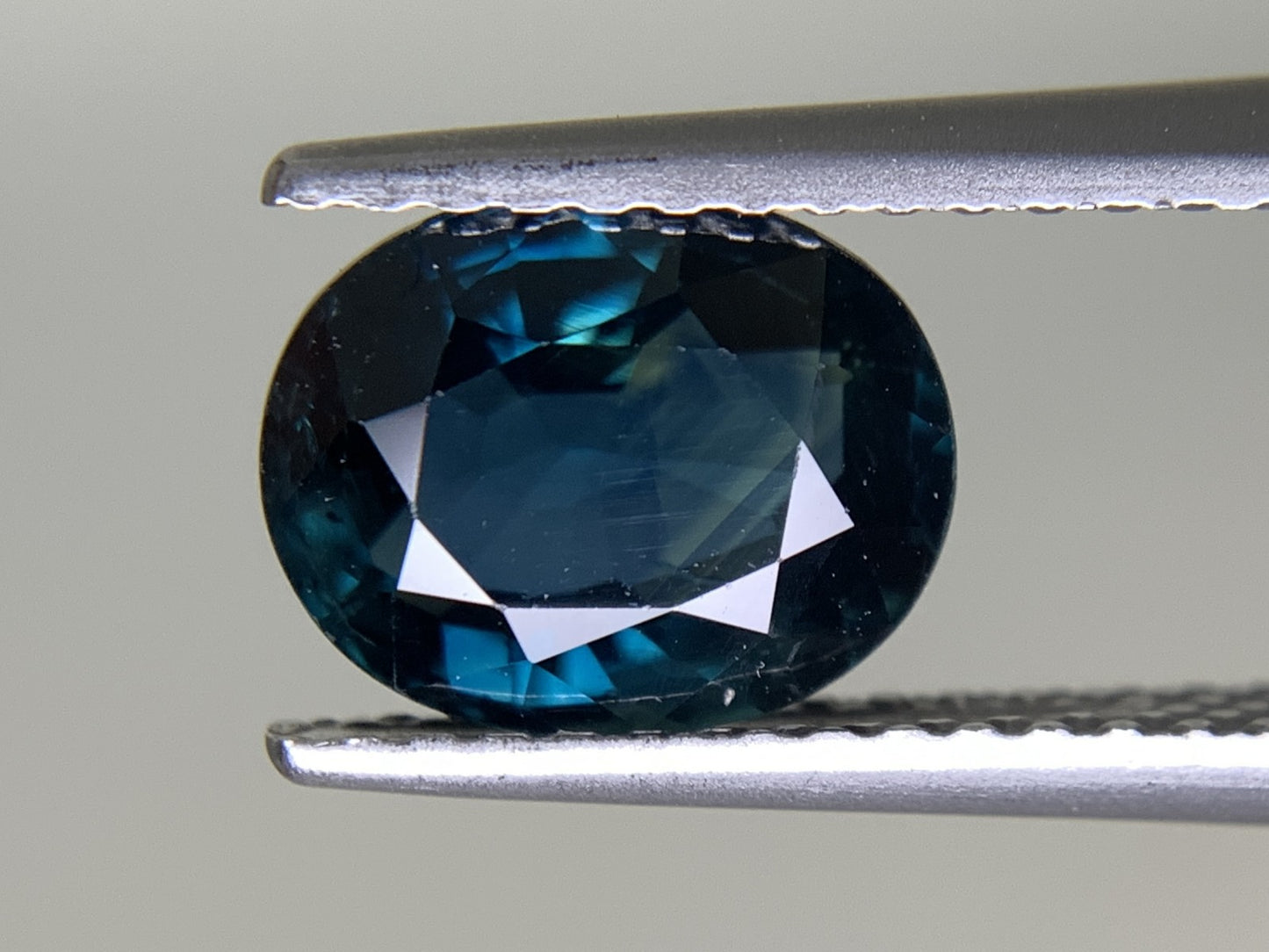 サファイア 天然 2.176ct 中央宝石ソーティング付き 8.27㎜×6.64㎜×4.24㎜ ルース（ 裸石 ） 6512Y