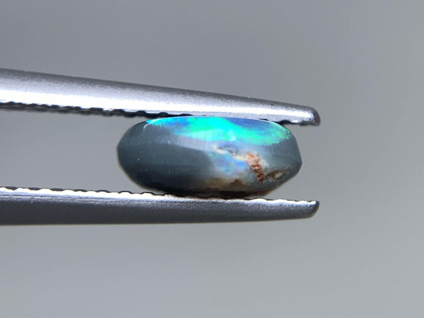 ブラックオパール 0.951ct 宝石ソーティング付き 7.1㎜×7.0㎜×2.9㎜ 天然 ルース（ 裸石 ） 4947Y