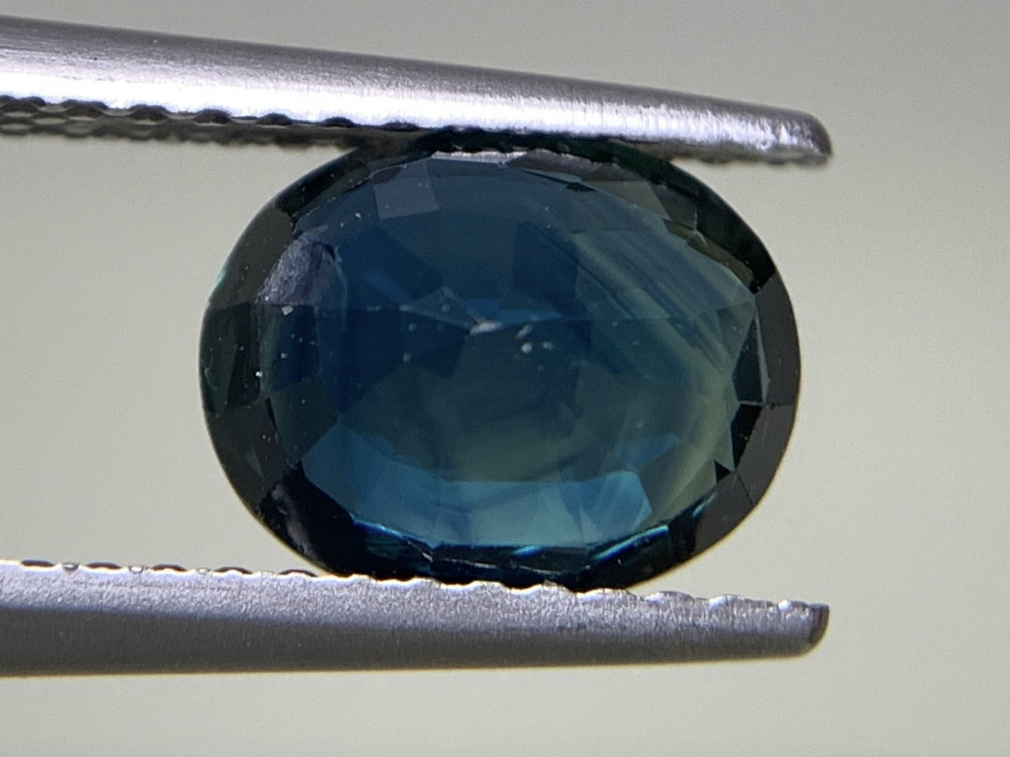 サファイア 天然 2.176ct 中央宝石ソーティング付き 8.27㎜×6.64㎜×4.24㎜ ルース（ 裸石 ） 6512Y